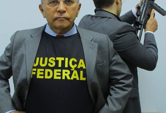 Juiz que condenou Beira-Mar vive como “preso” em casa