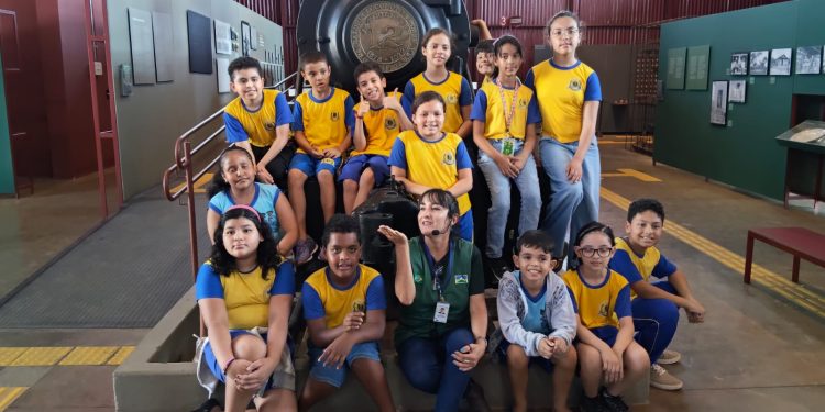 Turista Aprendiz leva alunos a pontos históricos e culturais de Porto Velho