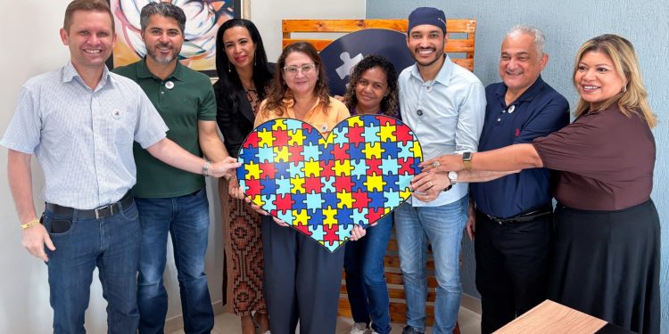 Pastor Bruno Luciano participa de entrega de recursos à AMA-RO