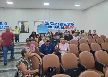 Moradores da Cidade Alta protestam na Câmara por regularização