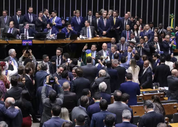 STF dá 10 dias para Câmara explicar PEC da Blindagem