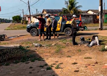 Veículo avança preferencial e deixa moto aplicativo e passageira feridos
