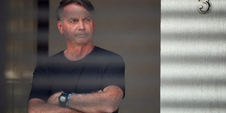 STF impõe 27 anos de prisão a Jair Bolsonaro por trama golpista