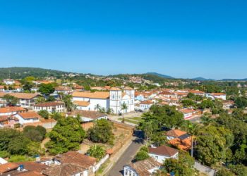 Mais de 1.200 municípios não geram receita suficiente para pagar salários de prefeito e vereadores