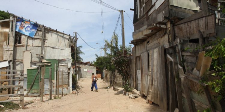 Estudo aponta que 1.282 cidades não geram receita nem para pagar prefeito