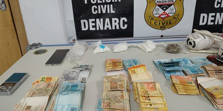 Denarc prende suspeito e apreende drogas em lava jato de Porto Velho