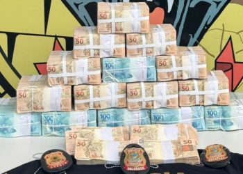 Polícia Federal apreende mais de R$ 1 milhão em espécie na capital
