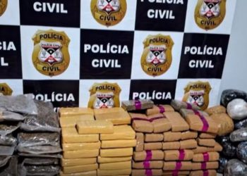 Lancha com 200 kg de maconha é apreendida após perseguição no rio Guaporé