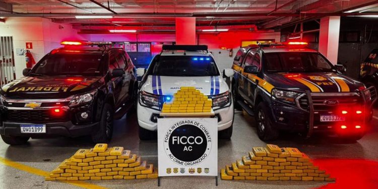 Polícia intercepta veículo e apreende mais de 150 kg de drogas na fronteira entre Acre e Rondônia