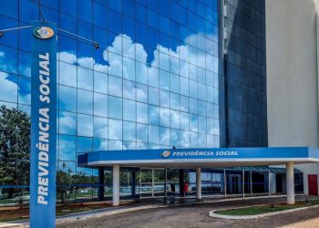 Crise no INSS preocupa segurados com aumento da fila de aposentadorias