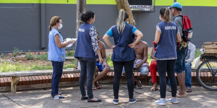 Número de pessoas em situação de rua no Brasil cresce 25% em um ano, aponta levantamento