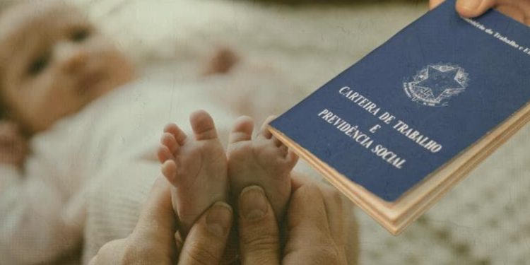 Lula sanciona lei que amplia licença-maternidade em casos de internação