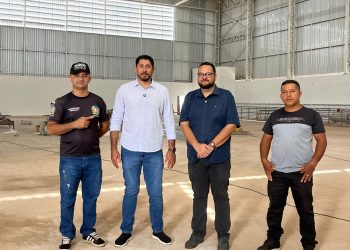 Márcio Pacele fiscaliza obras do novo Centro de Iniciação Esportiva no bairro Flamboyant