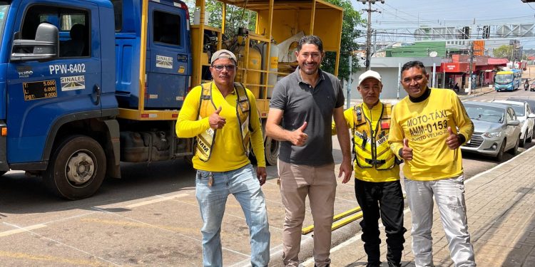 Vereador Márcio Pacele acompanha revitalização de pontos de táxi e mototáxi em Porto Velho