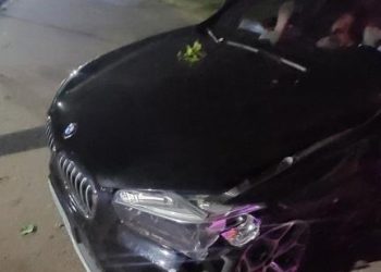 Motorista perde controle e colide contra árvore na zona leste de Porto Velho