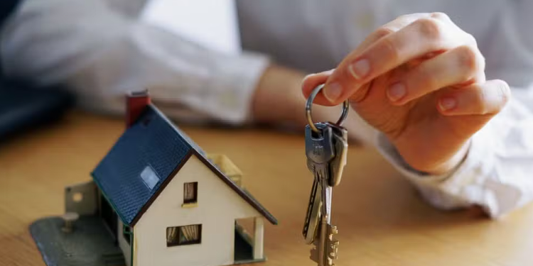 Famílias com renda de até R$ 9,6 mil poderão pegar empréstimo de R$ 30 mil para reformar casas