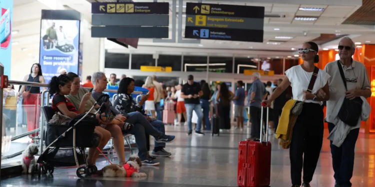 Câmara aprova volta da gratuidade para bagagens e marcação de assentos
