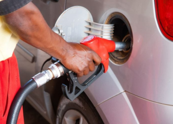 Petrobras anuncia redução no preço da gasolina a partir desta terça-feira