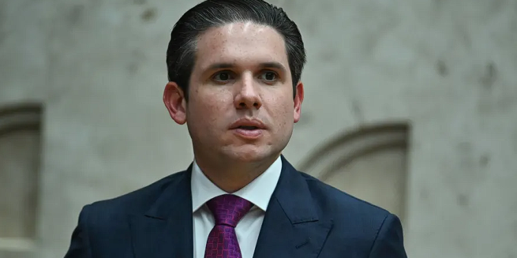 Hugo Motta quer ampliar mistura de etanol na gasolina para 35%