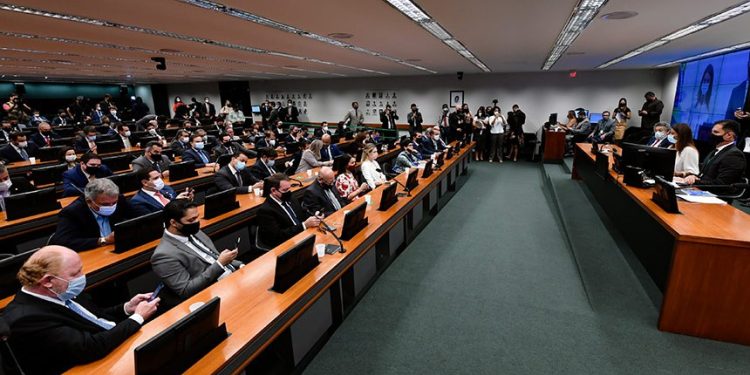 Fundo eleitoral pode chegar a R$ 4,9 bilhões em 2026