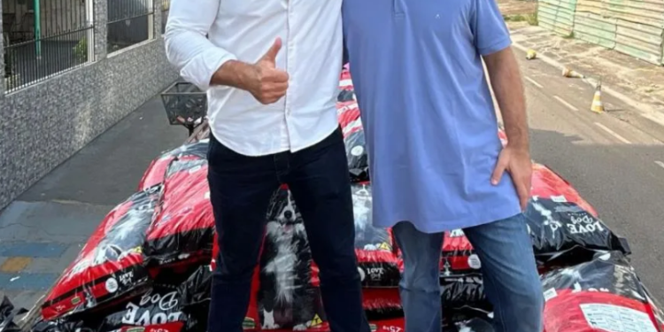 Nilton Souza participa de entrega de 18 toneladas de ração a protetores de animais em Porto Velho