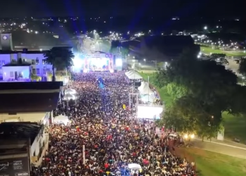 Joelma agita aniversário de Porto Velho com multidão na Farquar