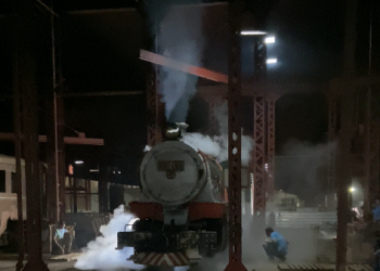 Locomotiva 18 da EFMM volta a apitar após décadas em silêncio