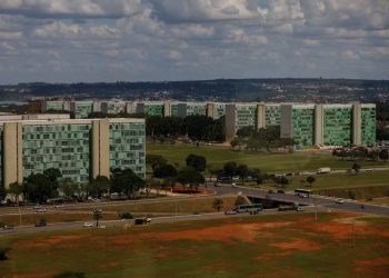 Explosão em subestação deixa feridos e evacua prédio do MIR em Brasília