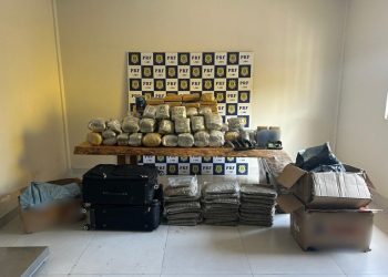 PRF apreende 156 kg de drogas e armas em operação conjunta em Pimenta Bueno