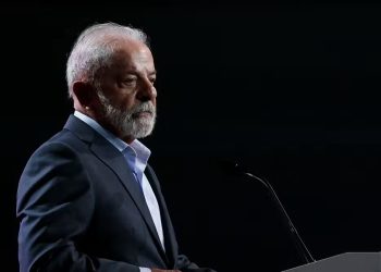 Lula defende ação global e diz ser hora de “impor nova derrota aos negacionistas” na abertura da COP30