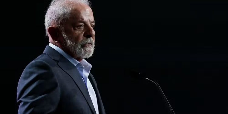 Lula defende ação global e diz ser hora de “impor nova derrota aos negacionistas” na abertura da COP30