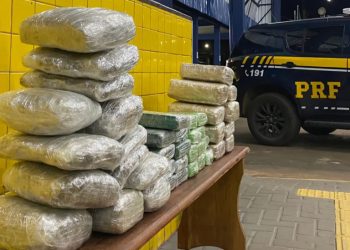 Casal é preso com mais de 40 quilos de drogas escondidas em carro em Vilhena