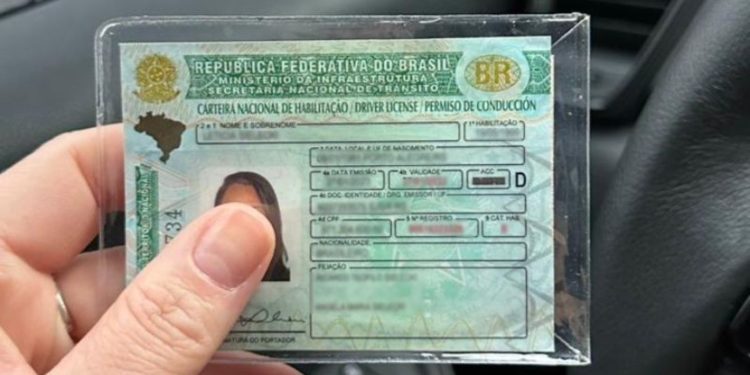 Nova CNH chega na sua casa: rondoniense agora não precisa nem sair do sofá!