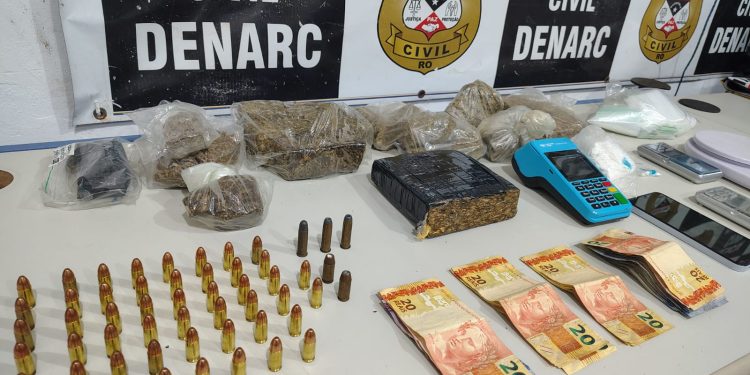 Esposa de “Polaco” é presa com drogas e munições em ação da Polícia Civil