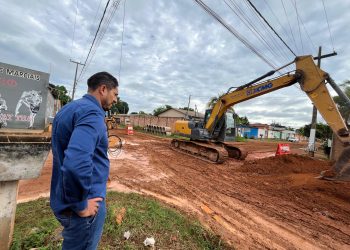 Vereador Márcio Pacele acompanha obras de drenagem no bairro Igarapé