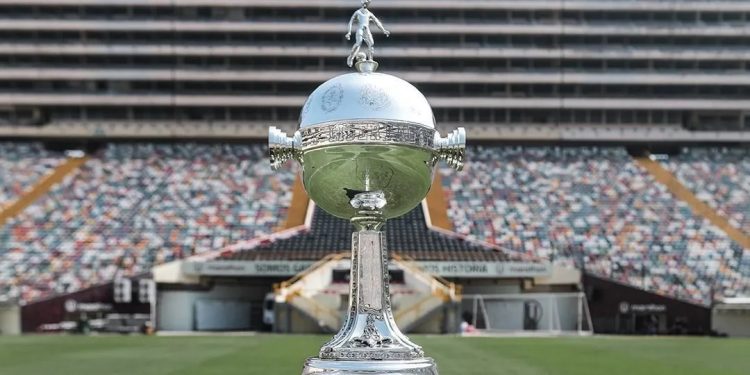 Palmeiras e Flamengo decidem a Libertadores neste sábado; veja horário e onde assistir