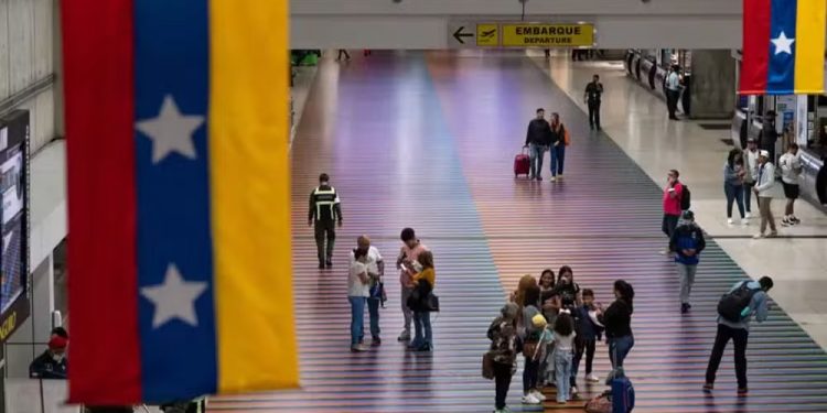 Voos internacionais são suspensos na Venezuela após alerta de risco aéreo