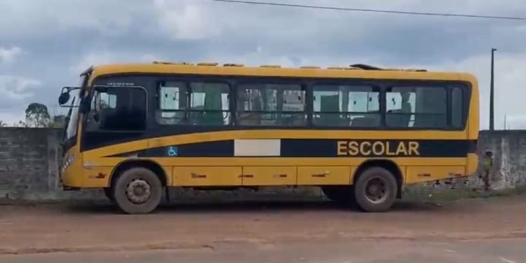 Estudantes quase perdem o Enem após ônibus ser retido pela PRF