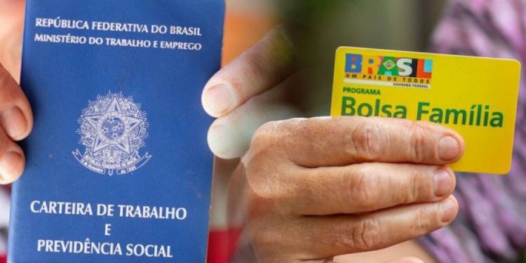 Número de beneficiários do Bolsa Família supera empregos formais