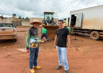 Vereador Adalto de Bandeirantes fiscaliza manutenção de máquina e reforça pedidos à Prefeitura em União Bandeirantes