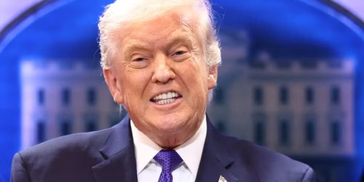 Trump anuncia aumento de tarifa global de importação para 15% após decisão da Suprema Corte