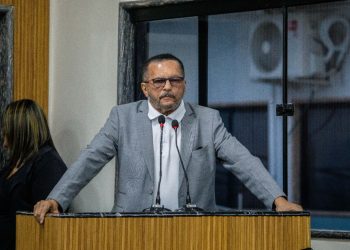 Dr. Macário solicita operação tapa-buracos na Rua Daniela