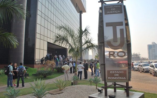 Padre é preso após celebrar missa no RS por condenação expedida pela Justiça de RO