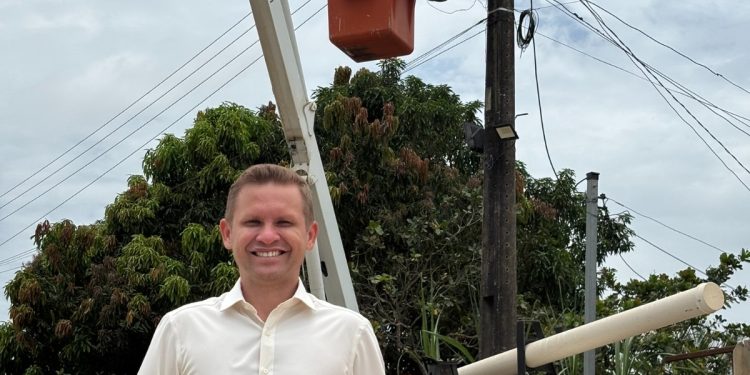 ILUMINAÇÃO DA RUA CARIRUNA É REVITALIZADA APÓS SOLICITAÇÃO DO VEREADOR PASTOR BRUNO LUCIANO À EMDUR