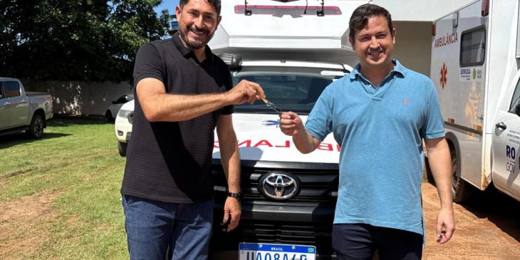 Márcio Pacele entrega ambulância para Vista Alegre do Abunã e reforça estrutura da saúde no distrito