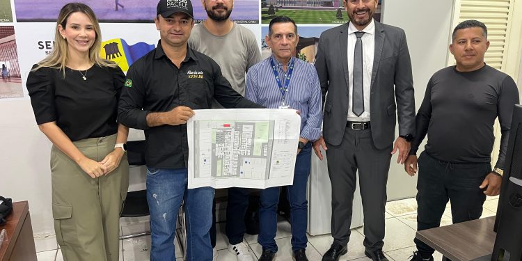 Vereador Márcio Pacele acompanha andamento de projeto da unidade de saúde do bairro Flamboyant na SMCL