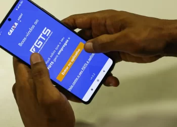 Caixa antecipa pagamento do saque-aniversário do FGTS para trabalhadores demitidos