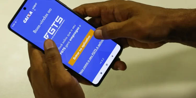 Caixa antecipa pagamento do saque-aniversário do FGTS para trabalhadores demitidos