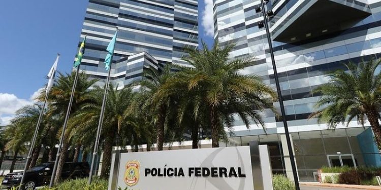 INVESTIGAÇÃO: delegada da PF é afastada suspeita de repassar informações sigilosas para grupo ligado à família Vorcaro