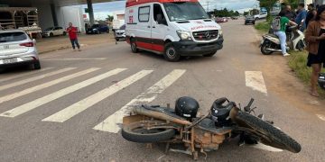 Grave Acidente deixa motociclista e passageiro feridos após avanço de sinal em Porto Velho